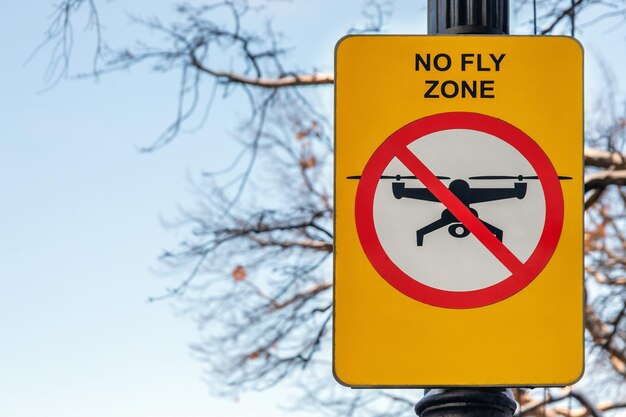 Foto señal que prohíbe el vuelo en aviones no tripulados