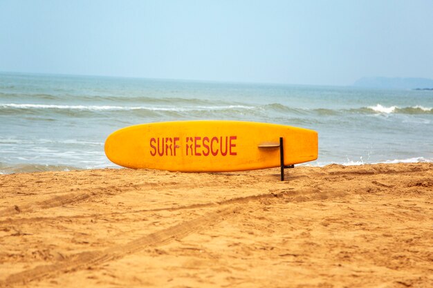 Señal de rescate de surf en Agonda, Goa, India