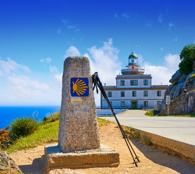 Señal de Santiago y faro de Finisterre