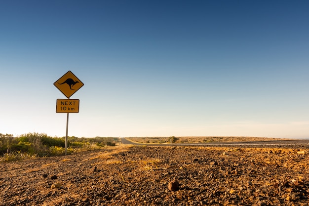 señal de tráfico de cruce de canguro