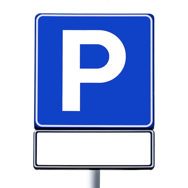 Señal de tráfico de estacionamiento en fondo blanco con espacio para el texto
