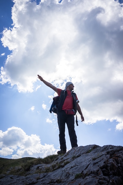 Senderismo trekking en las montañas