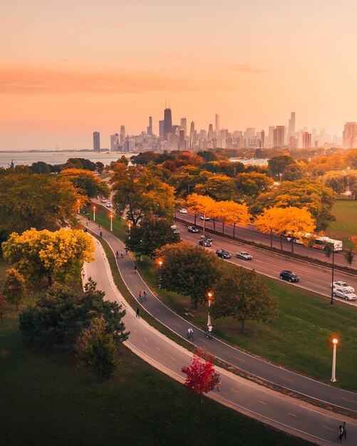 Foto el sendero de chicago lakefron en otoño