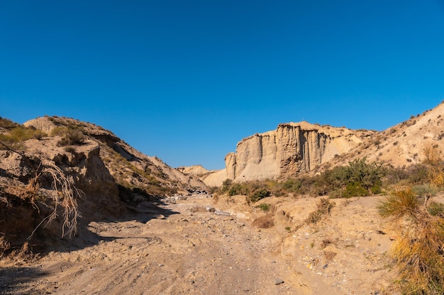 Sendero del desierto de Tabernas, provincia de AlmerÃƒÂƒÃ'Âa, Andalucía. De paseo por la Rambla del Infierno