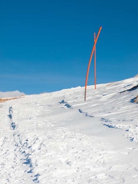 Sendero de nieve en la cima de erthoud Pass, Colorado.