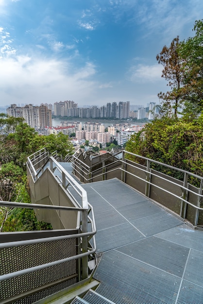 Sendero de observación del bosque en Fuzhou, China