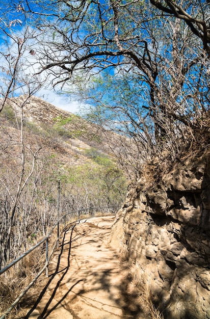 El sendero de observación de Diamond Head en la isla de Oahu en Hawai