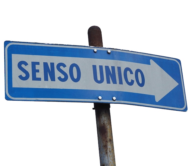 Senso unico Übersetzung Einbahnstraßenschild isoliert über Weiß