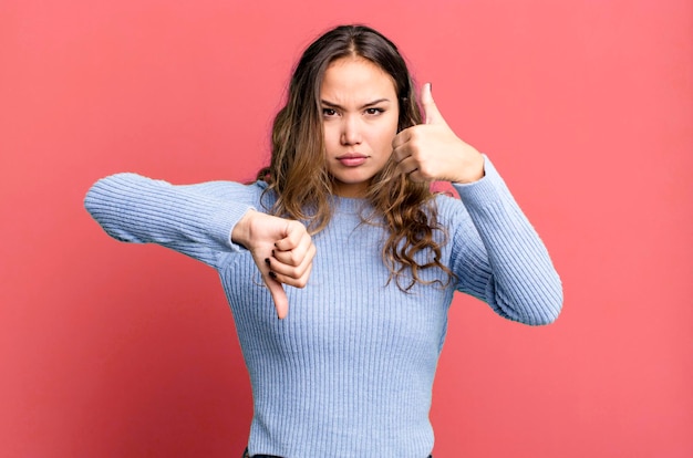 Sentindo-se confuso, sem noção e inseguro, ponderando o bom e o ruim em diferentes opções ou escolhas