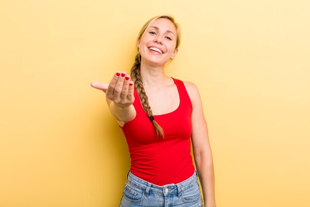 Sentindo-se feliz, bem-sucedido e confiante diante de um desafio e dizendo: traga-o ou dê as boas-vindas a você