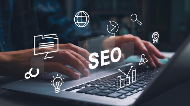 SEO-Tools auf Laptop zur Förderung des Ranking-Traffics auf der Website und zur Optimierung der Website zum Ranking