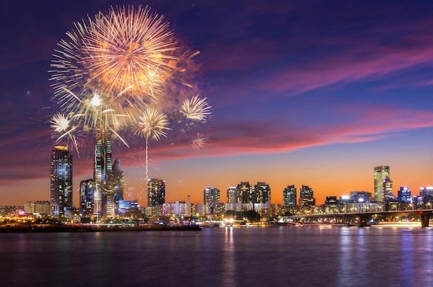 Seoul Fireworks Festival in der Nachtstadt Yeouido Südkorea