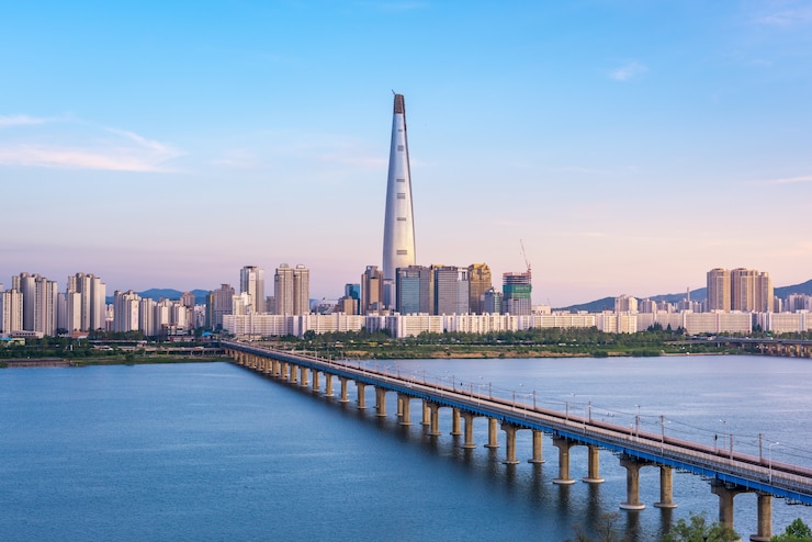 Foto seoul u-bahn und seoul city skyline