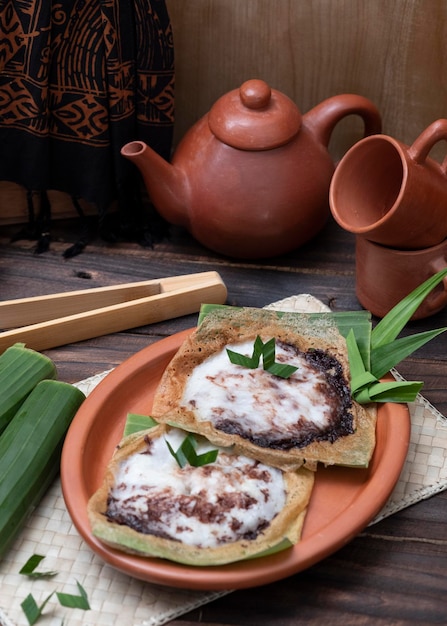 Serabi Solo é Pancake um petisco com textura macia por cima. Feito com farinha de arroz e coco