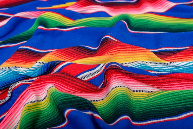Foto serape colorido típico tecido colorido do méxico textura de fundo
