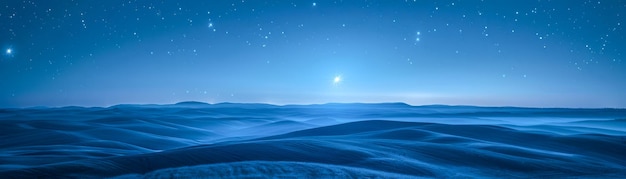 Sereno céu azul da noite sobre uma paisagem tranquila e nevada