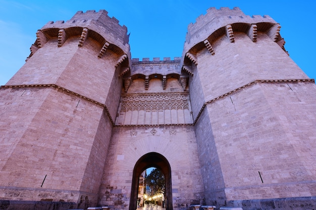 Foto serrano towers, em valência, espanha.