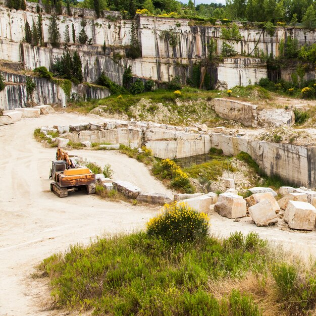 Serre di Rapolano, provincia de Siena, Toscana. Industria del mármol Travertino