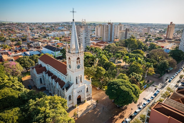 Sertaozinho São PauloBrasil Por volta de junho de 2022 Vista aérea do centro da cidade de Sertãozinho Igreja Matriz