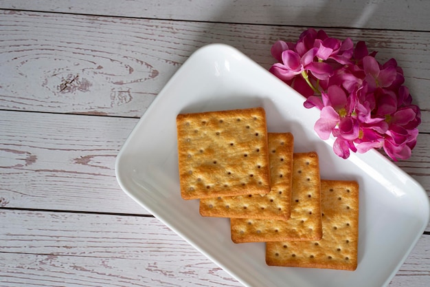 Servicio de desayuno de galletas de crema