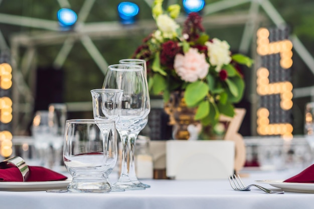 Serviço de catering para decoração de mesa de casamento conjunto de mesa para uma festa de evento ou recepção de casamento