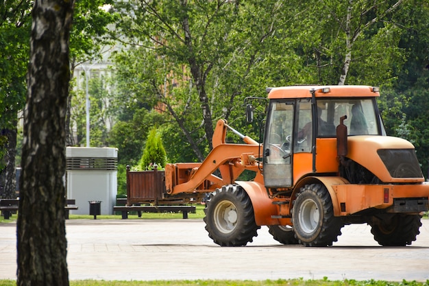 Serviço de transporte da cidade está envolvida em ruas da cidade de esverdeamento para a ecologia