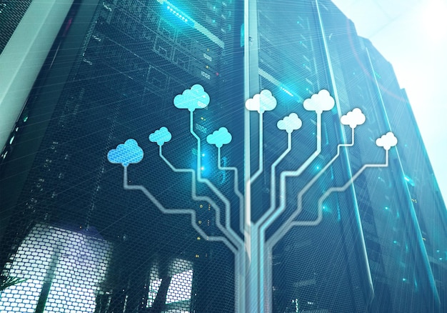 Foto servidor en la nube y almacenamiento y procesamiento de datos informáticos concepto de internet y tecnología