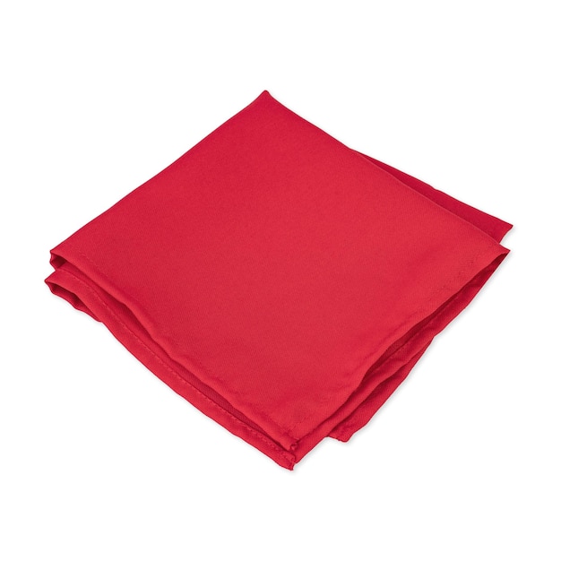 Servilleta de tejido rojo plegado aislado sobre fondo blanco.