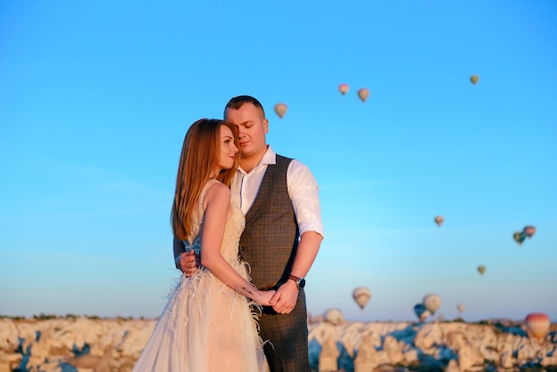 Sesión de novios en Capadocia Turquía con globos aerostáticos