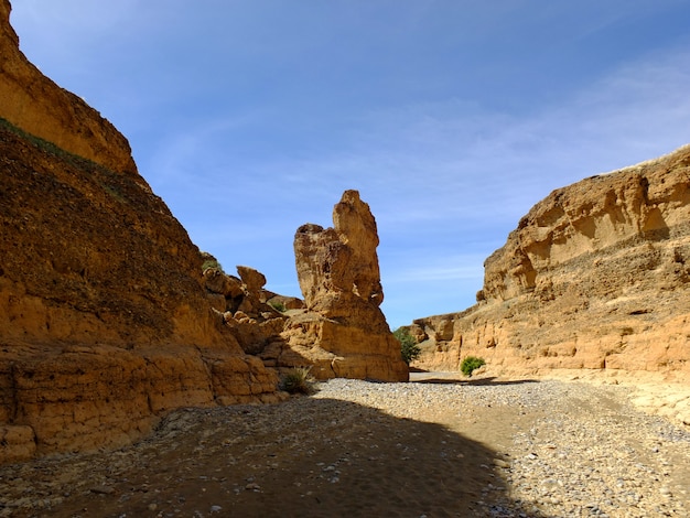 Sesriem canyon no deserto do namibe, sossusvlei, namíbia