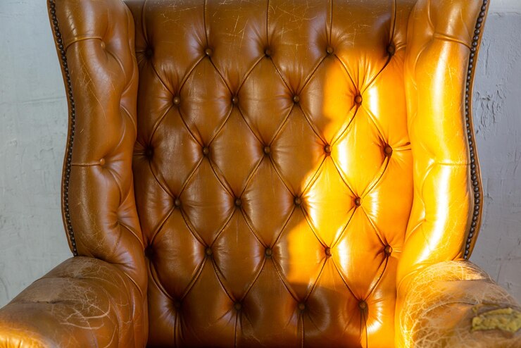 Foto sessão de couro castanho em apartamento de design de loft