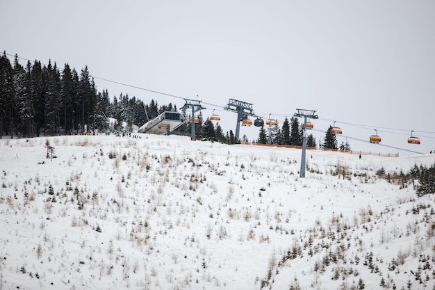 Sessellift im Skigebiet Jasna