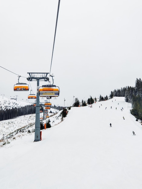 Sessellift im Skigebiet Jasna