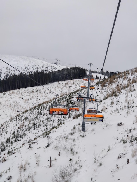 Sessellift im Skigebiet Jasna