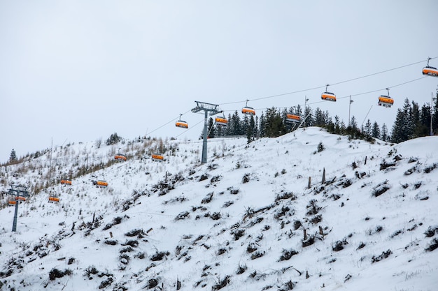 Sessellift im Skigebiet Jasna