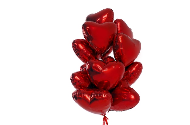 Set aus roten Gel-Luftballons für Party-Valentinstag auf weißem Hintergrund.