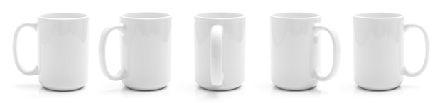 Set aus verschiedenen Ansichten einer weißen Tasse, isoliert auf weißem Hintergrund