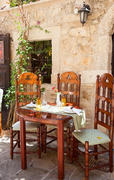 Foto set de mesa en el café griego