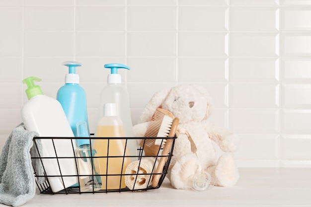 Set mit Baby-Toilettenartikeln für Kinder, Bio-Hygiene und Badzubehör