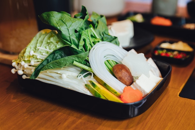 Set de verduras sukiyaki.