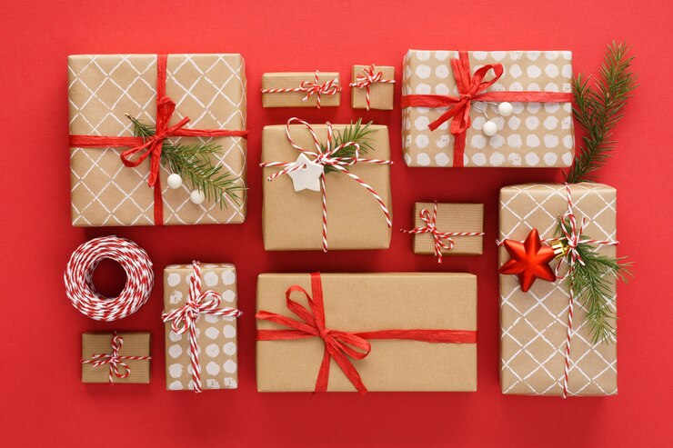 Set Weihnachtsgeschenkboxen und Dekoration