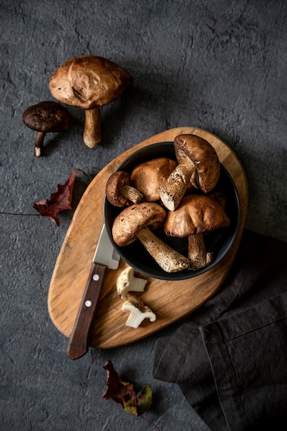 Setas boletus. Comida sana y delicada