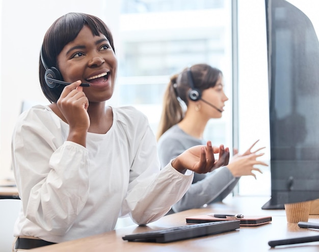 Seu talento determina o que você pode fazer Foto de uma jovem empresária trabalhando em um computador em um escritório