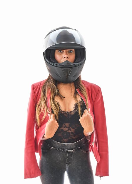 Sexualidade empoderada motociclista mulher com look moderno conceito de mulher poderosa