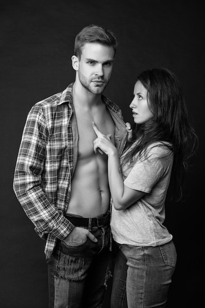 sexy, hombre y mujer, juntos, en, camisa a cuadros, amor