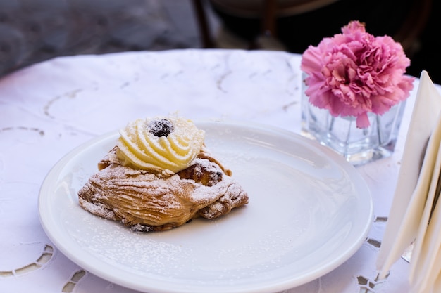 Sfogliatelle pastelaria típica napolitana