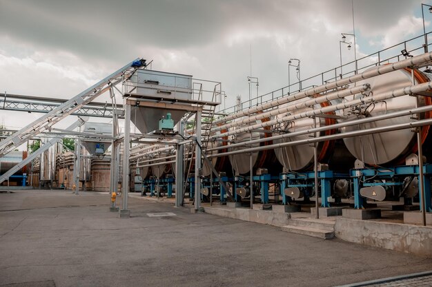 Shabo, ucrânia, 29 de junho de 2021: equipamentos modernos para a produção de vinho na adega shabo, região de odessa, ucrânia