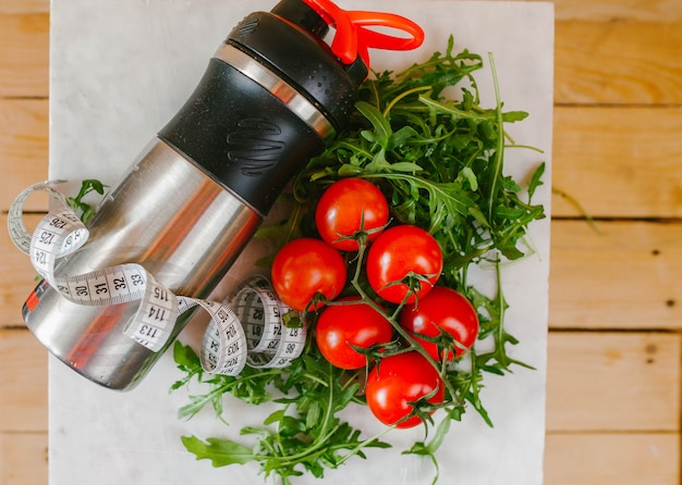 Shaker com legumes e fita