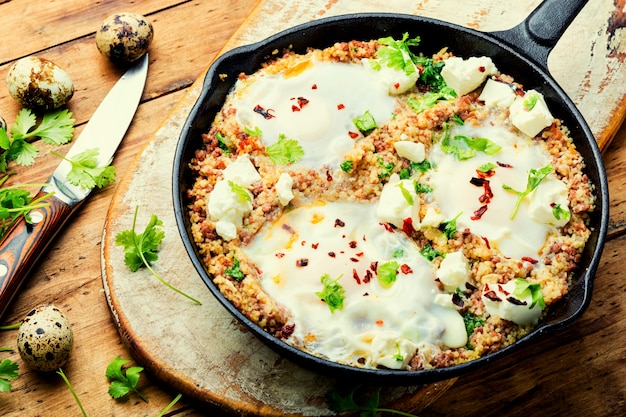 Shakshuka israelense, ovos mexidos