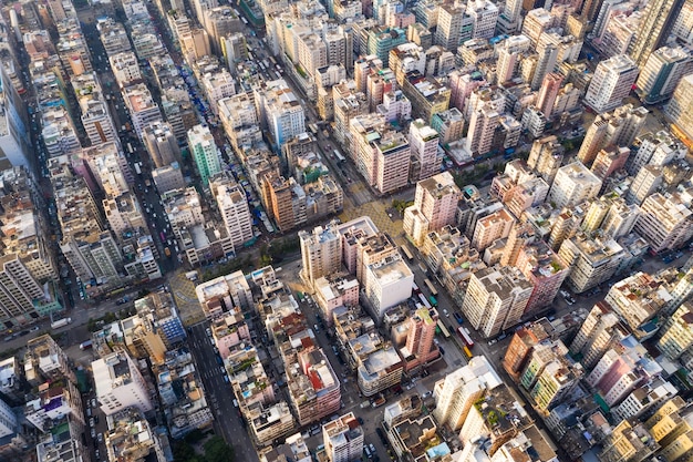 Sham Shui Po, Hong Kong, 11 de septiembre de 2018: De arriba hacia abajo del edificio de Hong Kong